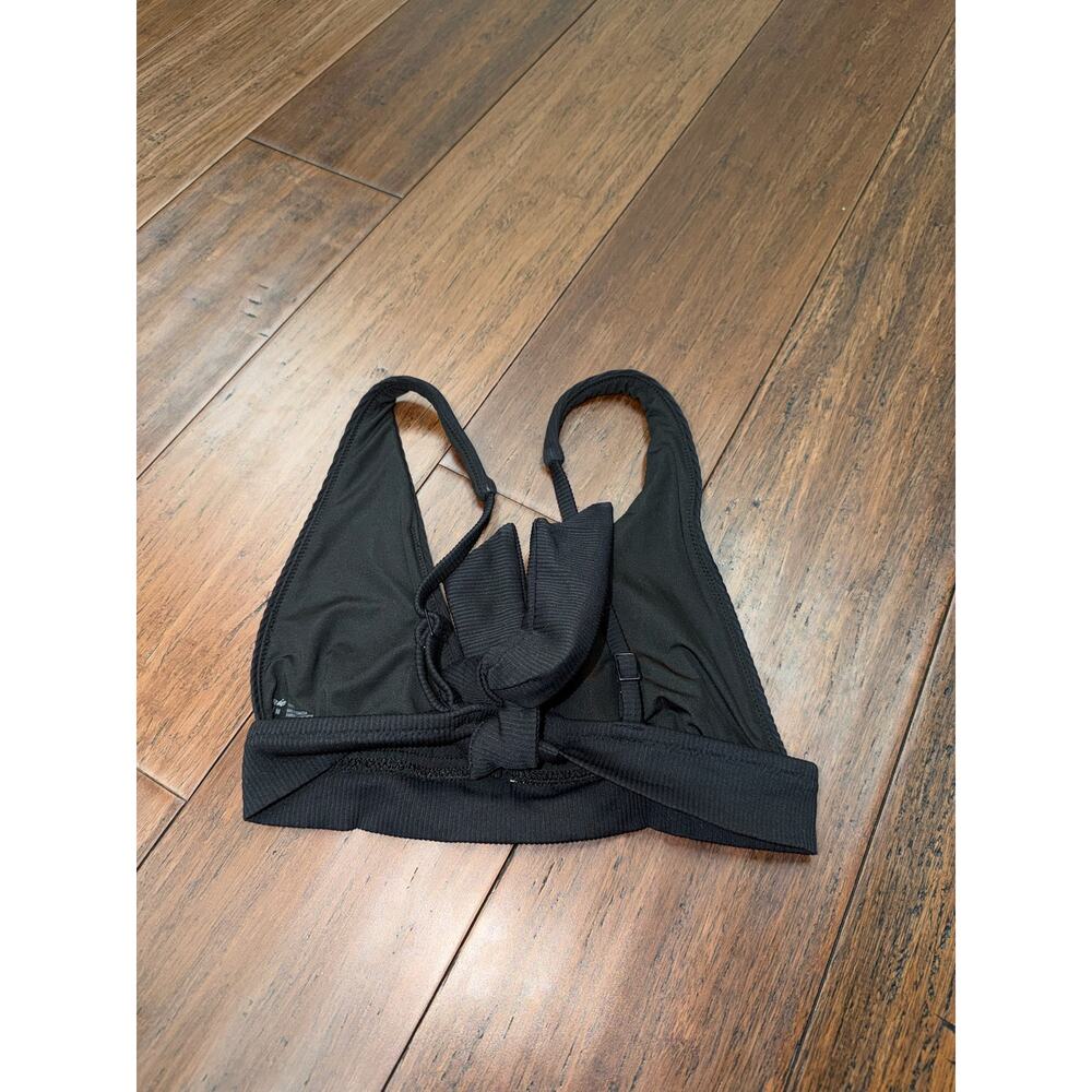 ribbed, deep V-neck Arie Bikini Top Black Medium